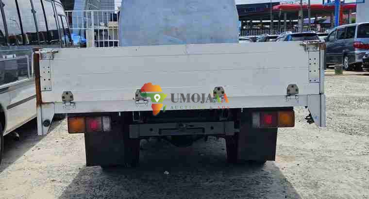2000 MITSUBISHI CANTER FOR SALE IN DAR ES SALAAM