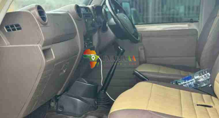 2015 LANDCRUISER PICKUP SINGLE CAB FOR SALE IN DAR ES SALAAM
