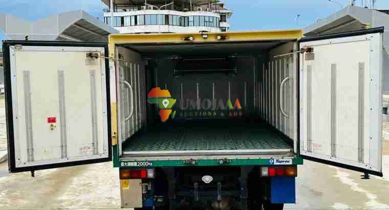 2012 MITSUBISHI CANTER + FRIDGE FOR SALE IN DAR ES SALAAM