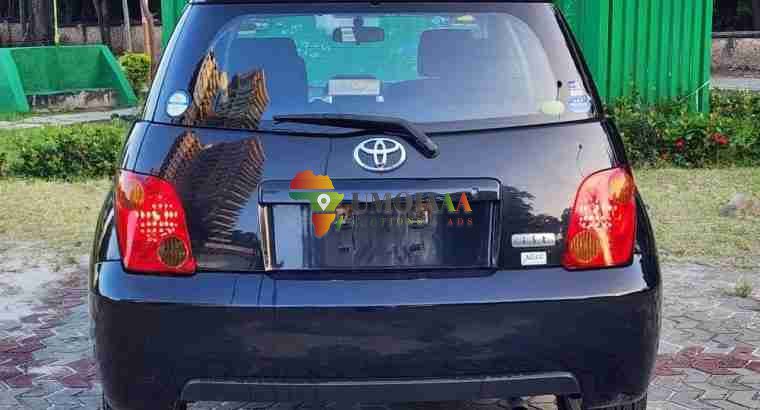 Toyota IST for sale in Dar es salaam