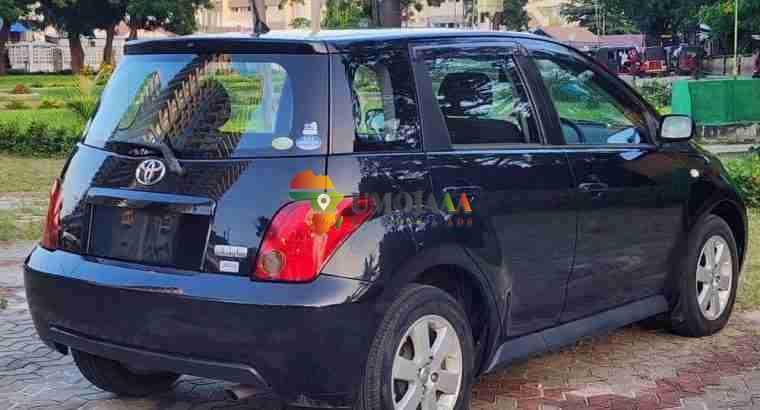 Toyota IST for sale in Dar es salaam