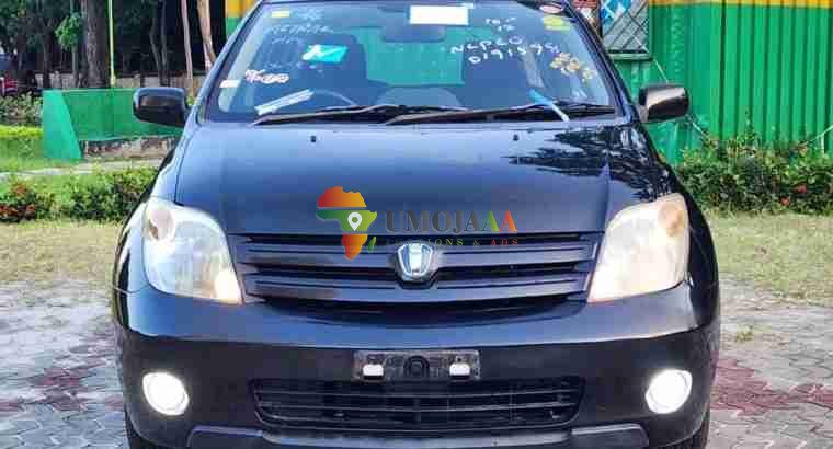 Toyota IST for sale in Dar es salaam