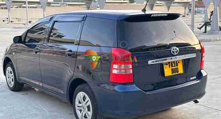 Toyota wish 2004 for sale in Dar es Salaam