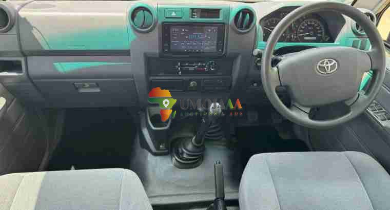 2022 LANDCRUISER PICKUP DOUBLE CAB HZJ79 sale Dar es salaam