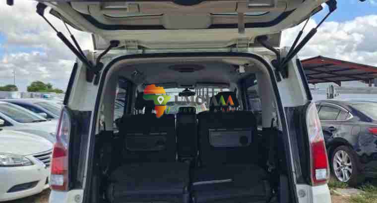 2016 NISSAN SERENA HYBRID for sale in BEITBRIDGE SA Side