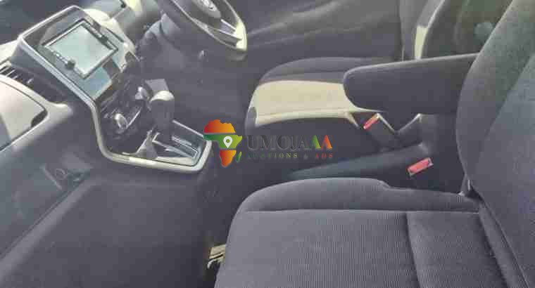 2016 NISSAN SERENA HYBRID for sale in BEITBRIDGE SA Side