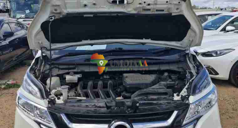 2016 NISSAN SERENA HYBRID for sale in BEITBRIDGE SA Side