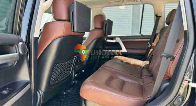 TOYOTA LANDCRUISER VX.R LC200 ya 2019 inauzwa Dar es salaam