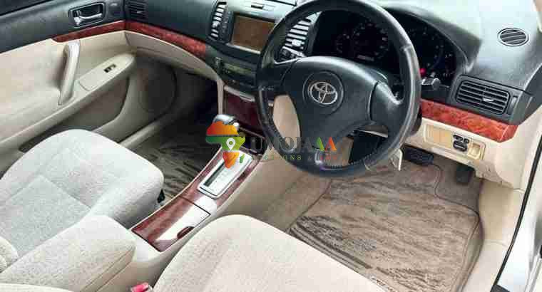 Toyota PREMIO (ECT) ya 2003 inauzwa Dar es salaam