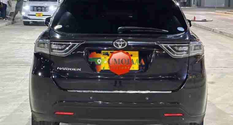 2015 TOYOTA HARRIER À VENDRE À DAR ES SALAAM