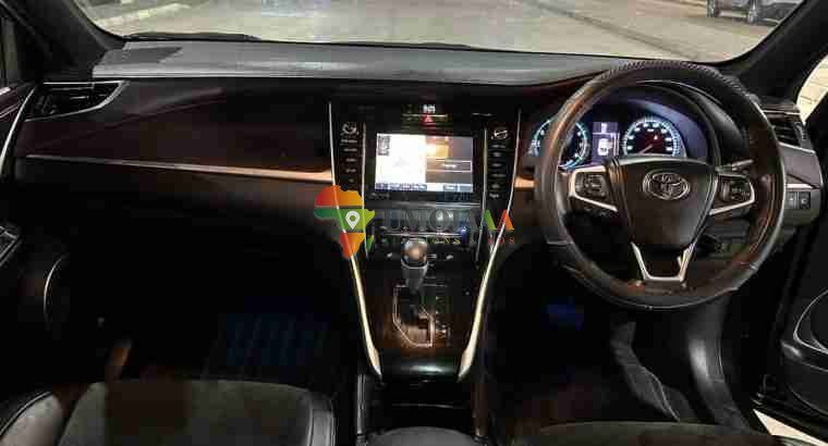 2015 TOYOTA HARRIER À VENDRE À DAR ES SALAAM