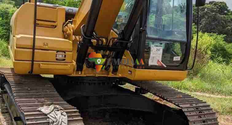 CAT EXCAVATOR 320D IN DAR ES SALAAM