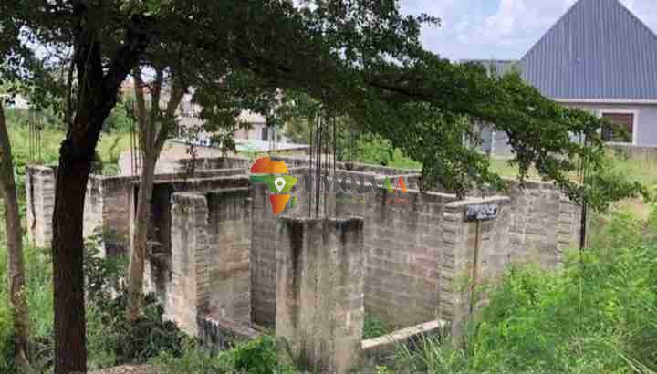 5 BEDROOMS UNCOMPLETED/ PAGALE OF MADALE FLAMINGO FOR SALE