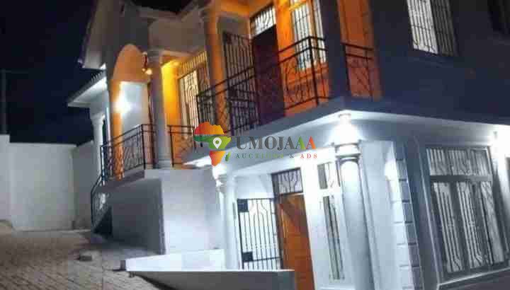 5 BEDROOMS UNCOMPLETED/ PAGALE OF MADALE FLAMINGO FOR SALE