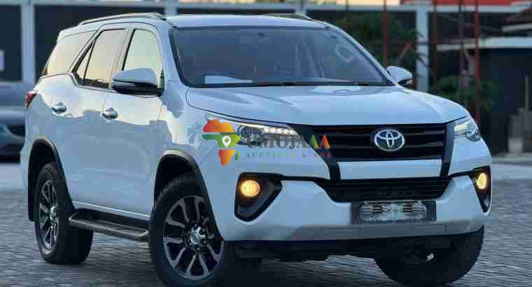 2017 TOYOTA FORTER 2.8L – 4WD DIESEL FOR SALE DAR ES SALAAM