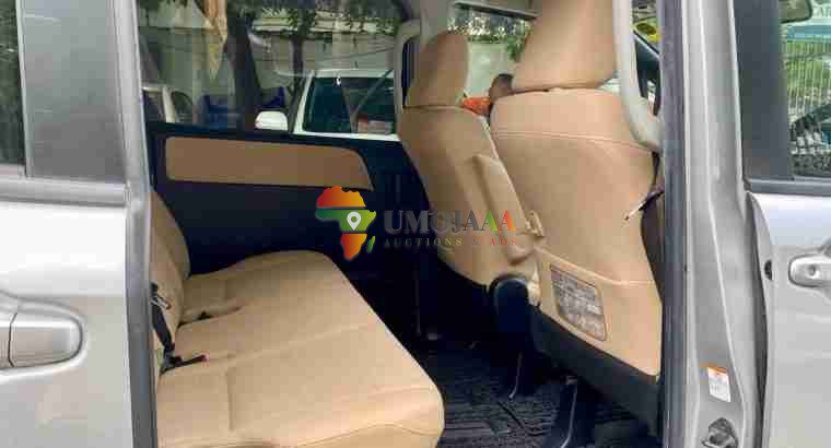 TOYOTA NOAH Si Grade ( New Shape) for sale in Dar es Salaam
