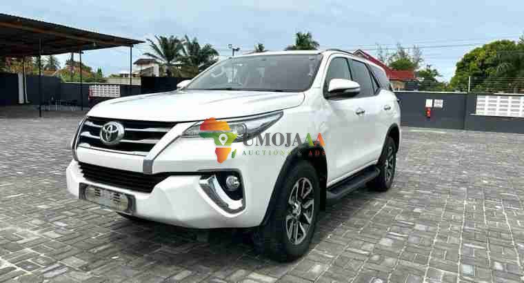 2017 TOYOTA Fortuner for sale in Mbezi Beach, Dar es salaam