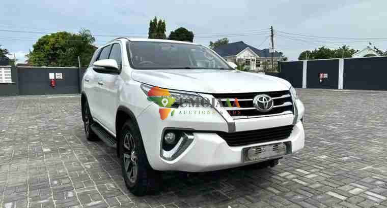 2017 TOYOTA Fortuner for sale in Mbezi Beach, Dar es salaam