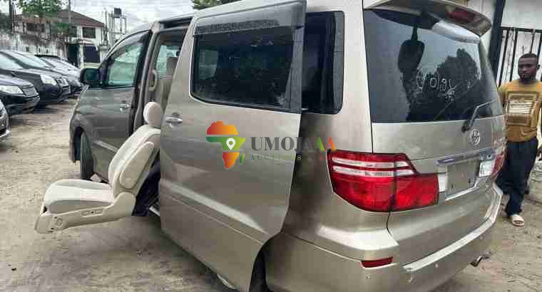 2006/7 TOYOTA ALPHARD INAUZWA DAR ES SALAAM