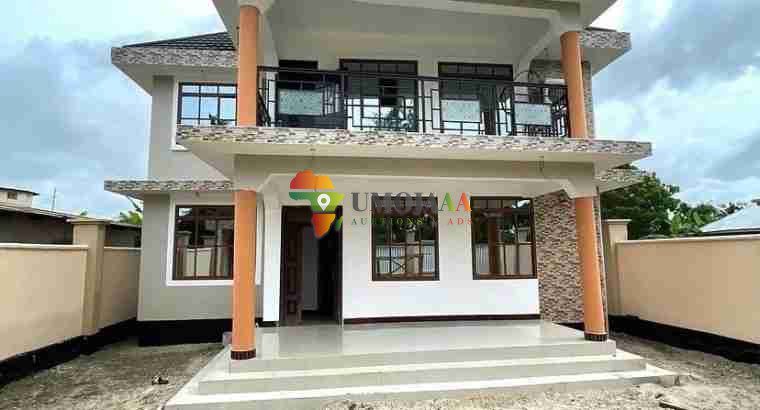 4 BEDROOMS HOUSE FOR SALE IN UNUNIO BEACH