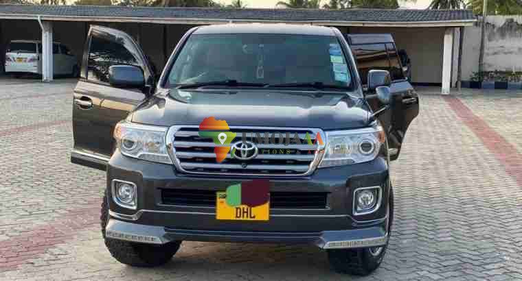 2008, but 2014 UPGRADED LANDCRUISER V8