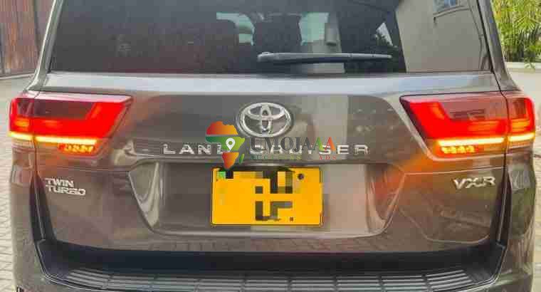TOYOTA LANDCRUISER SÉRIE 300 À VENDRE À DAR ES SALAAM