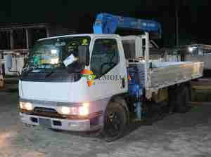 MITSUBISHI CANTER avec GRUE à vendre à Dar es Salaam