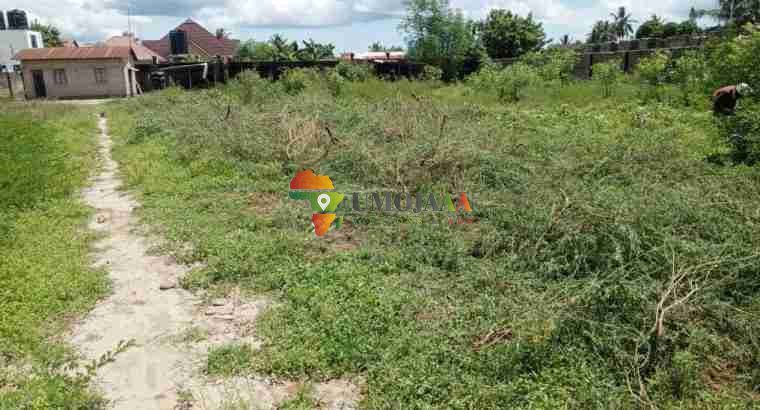 A NICE BIG PLOT IS FOR SALE LOCATED BAHARI BEACH