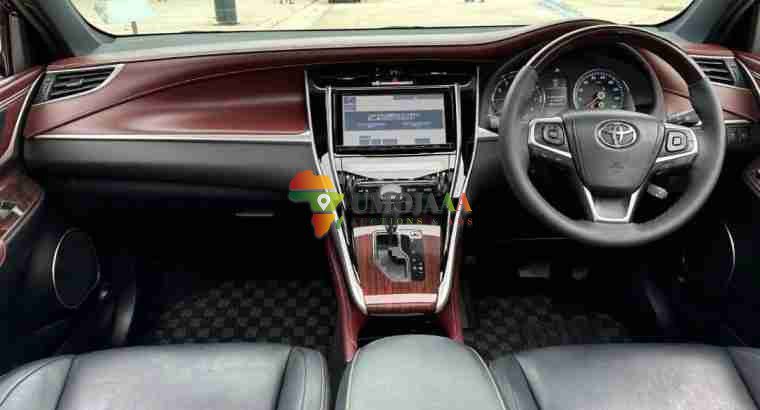 2015 TOYOTA HARRIER INAUZWA JIJINI DAR ES SALAAM
