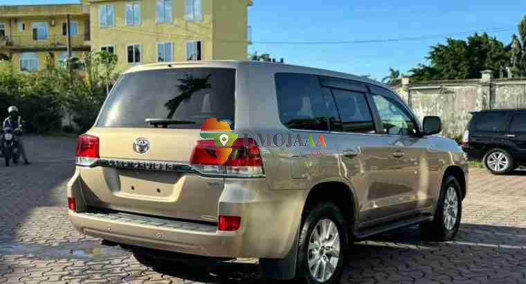 2018 Toyota Landcruiser LC200 à vendre à Dar es Salaam