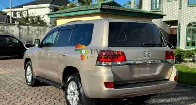 2018 Toyota Landcruiser LC200 à vendre à Dar es Salaam