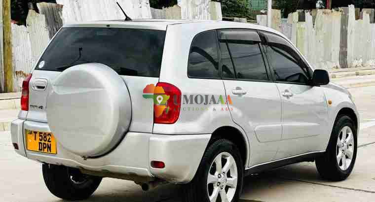 2003 Toyota Rav4 inauzwa Dar es salaam