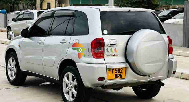 2003 Toyota Rav4 inauzwa Dar es salaam