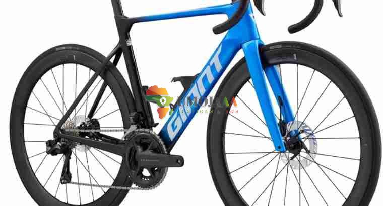 2024 Giant Propel Advanced Pro 0 Road Bike (PIENARBIKESHOP)