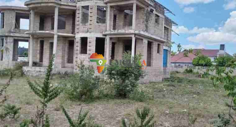 Unfinished building for sale in Mtoni Kijichi, Dar es salaam