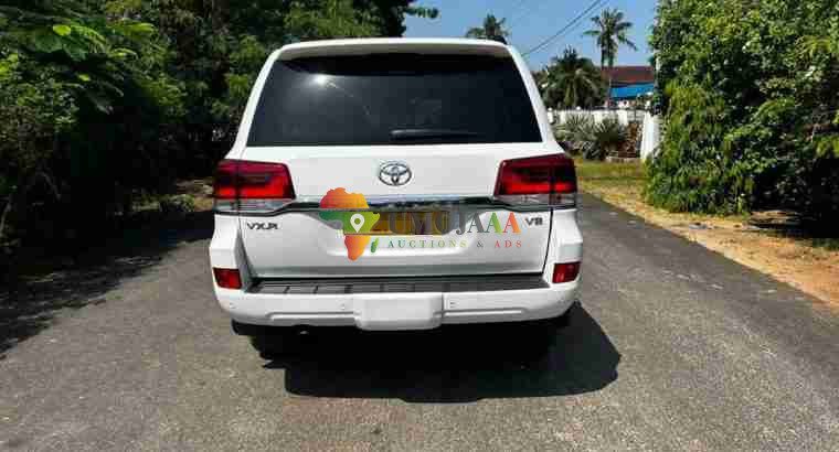 2019 Toyota Landcruiser VXR for sale in Dar es salaam
