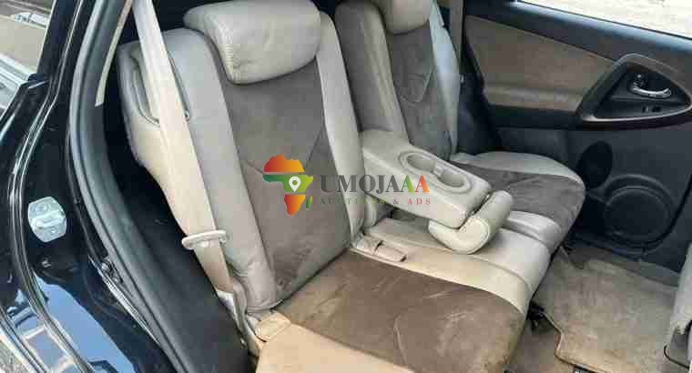 2009 Toyota Vanguard inauzwa Dar es salaam