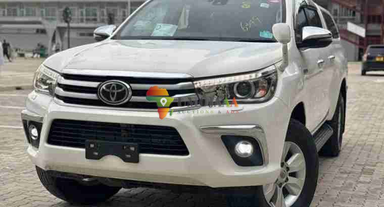 2019 Toyota hillux for sale in Dar es salaam