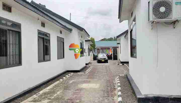 5 units with 2 business frames for sale Tabata Segerea