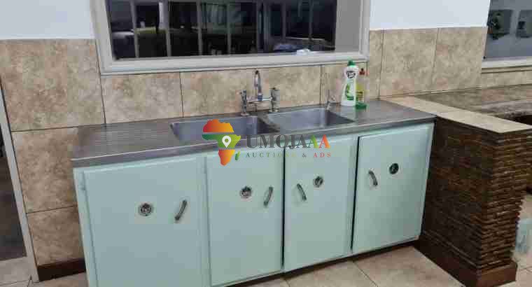 EXECUTIVE 3 BEDROOMS HOUSE FOR SALE IN RIVERSIDE KITWE
