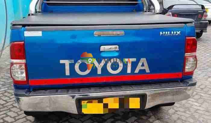 2013 TOYOTA HILUX VIGO INAUZWA DAR ES SALAAM