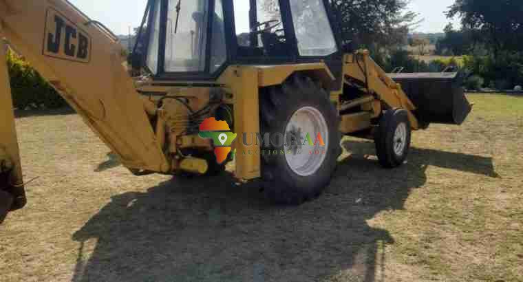 JCB TLB Backhoe loader for sale in kitwe, Copperbelt