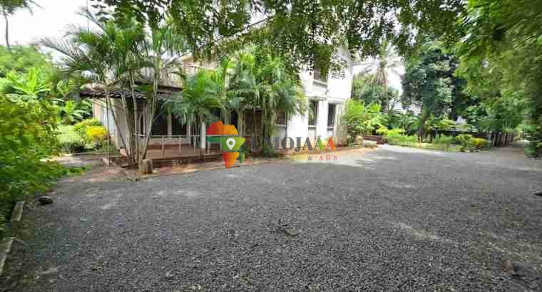 PLOT + 5 BEDROOMS HOUSE FOR SALE: MBEZI BEACH