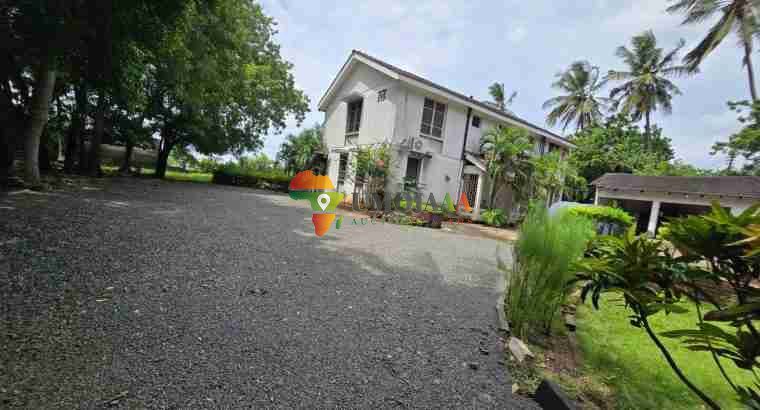 PLOT + 5 BEDROOMS HOUSE FOR SALE: MBEZI BEACH