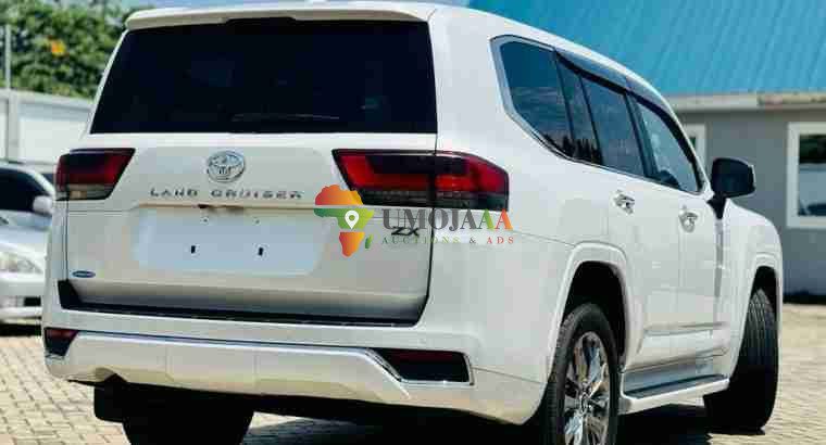 TOYOTA LAND CRUISER FOR SALE IN DAR ES SALAAM