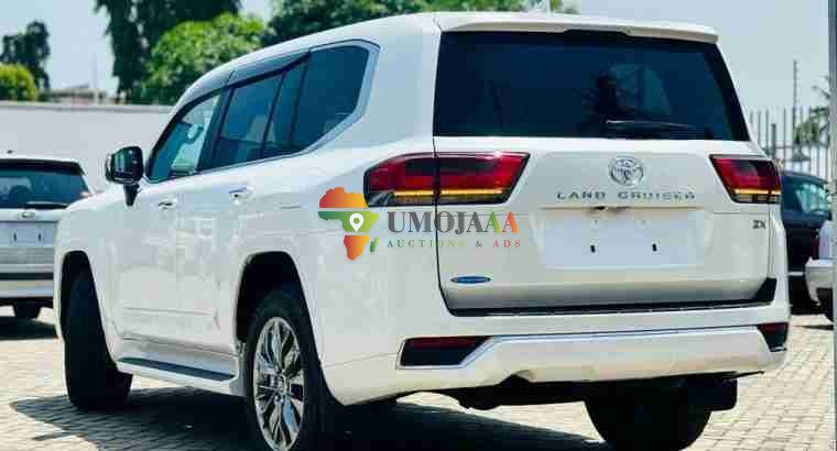 TOYOTA LAND CRUISER FOR SALE IN DAR ES SALAAM