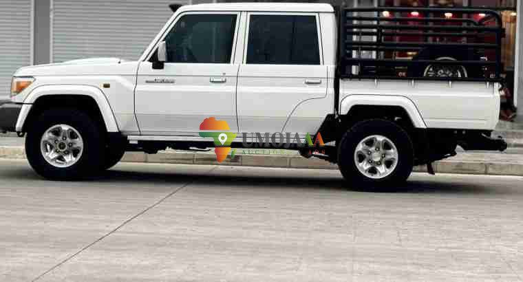 2014 TOYOTA LANDCRUISER INAUZWA JIJINI DAR ES SALAAM