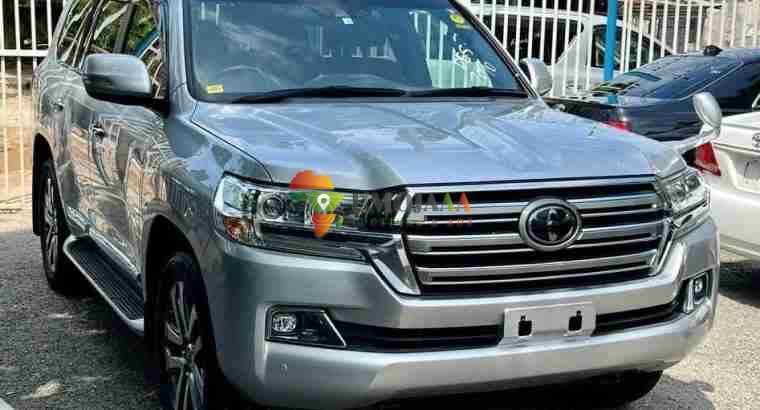 2018 TOYOTA LANDCRUISER V8 FOR SALE IN DAR ES SALAAM