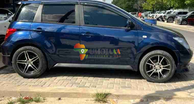 Toyota IST for sale in Dar es salaam