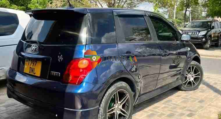 Toyota IST for sale in Dar es salaam